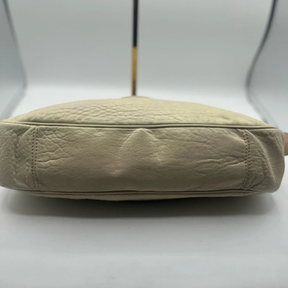 Vintage Celine cream pebble leather Bean Shaped Shoulder bag - Picture 7 of 11